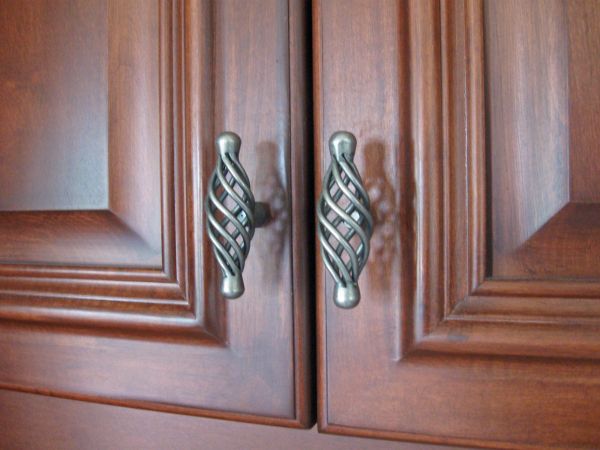 Cabinet Hardware Repair in Bastrop